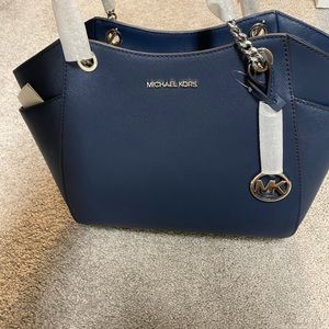 Beautiful Michael Kors bag. Never used with tags